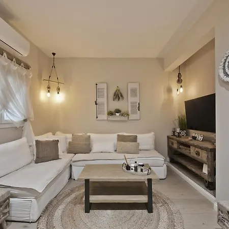 Stylish Apartment At Pagrati Athens Exterior photo
