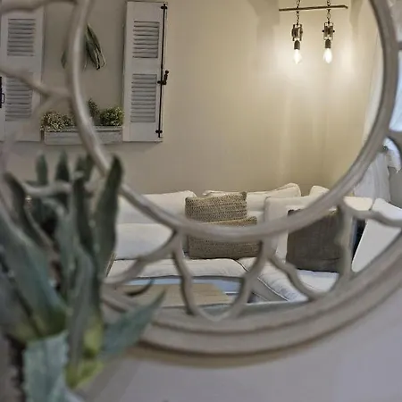 Stylish Apartment At Pagrati Athens Exterior photo