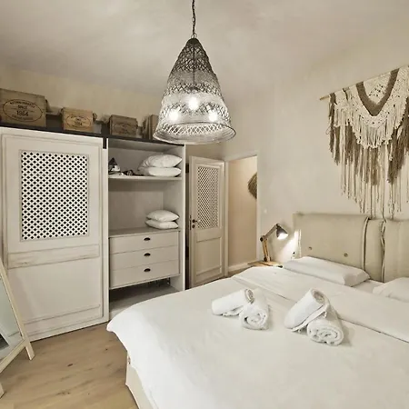 Stylish Apartment At Pagrati Athens Exterior photo