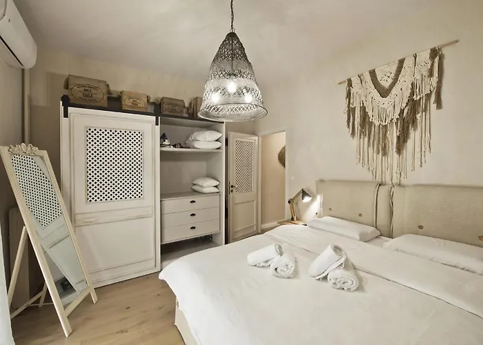 Stylish Apartment At Pagrati